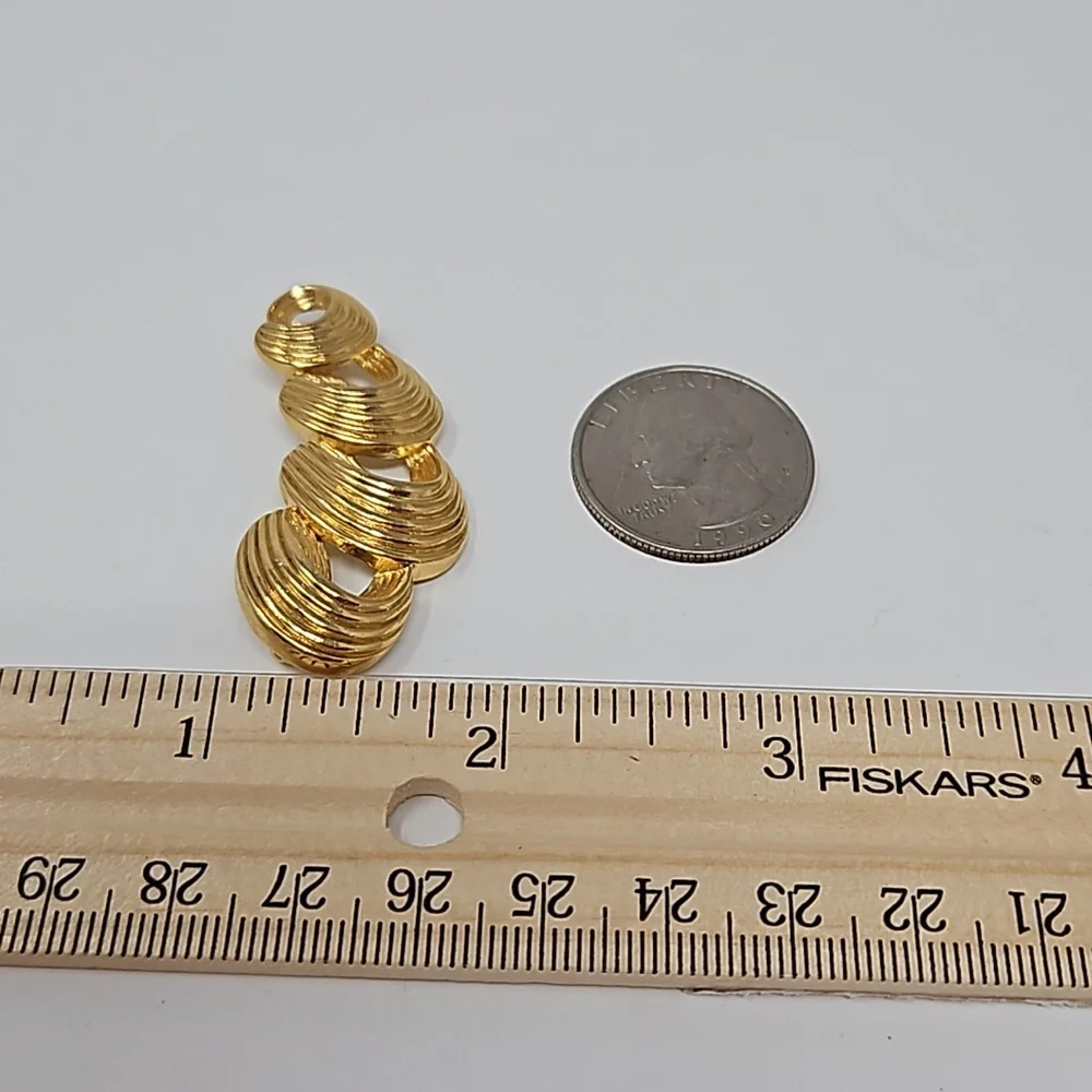 Avon Gold Tone Swirl Brooch Pin Textured